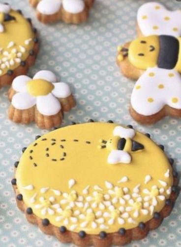 Bees and Flowers cookies