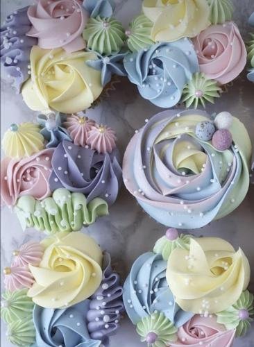 Pastel rainbow cupcakes